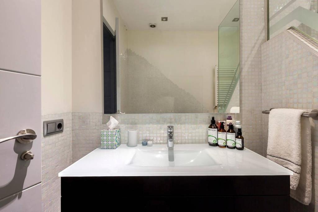 Downtown Madrid - Gran Via - Business Ready Appartement Buitenkant foto